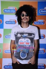 Imaad Shah Promote 404 at Radio City in Bandra, Mumbai on 11th May 2011 (2).JPG